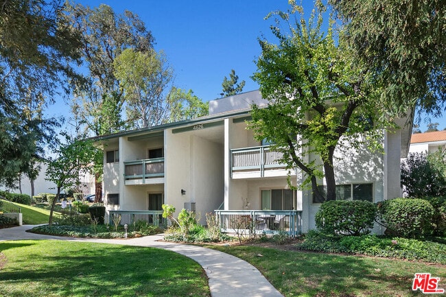 Building Photo - 23665 Park Capri