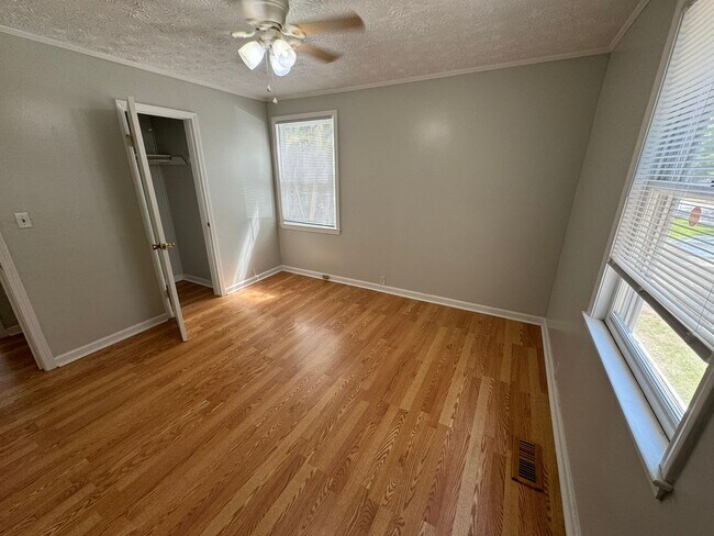 Building Photo - Milledge Ave Ext 1693/1695