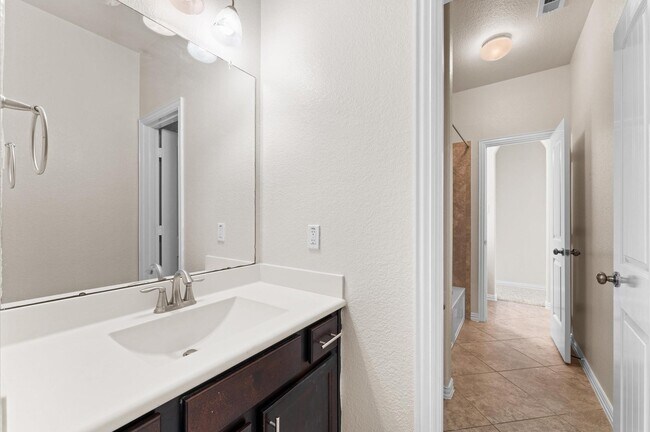 Building Photo - 2043 Plum Rose Ln