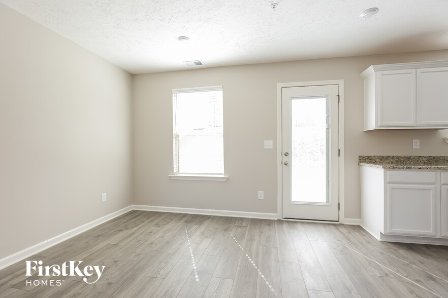 Building Photo - 219 Edgefield Ct