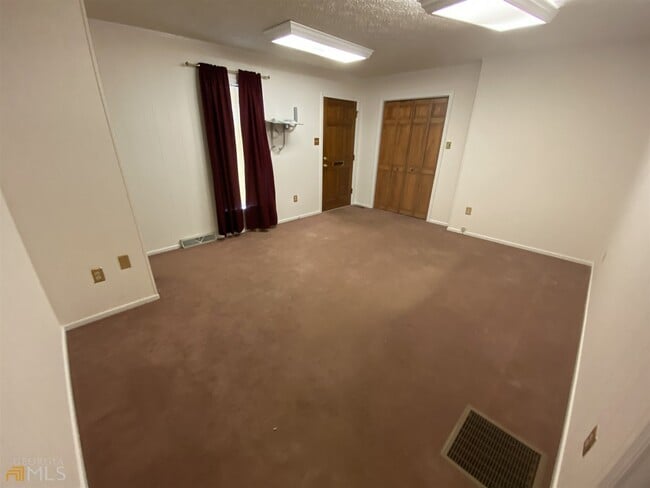 Building Photo - 13 Carolina St