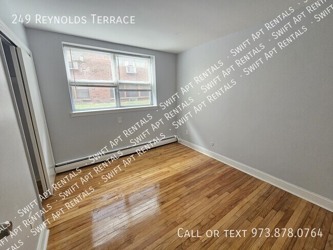 Building Photo - 249 Reynolds Terrace