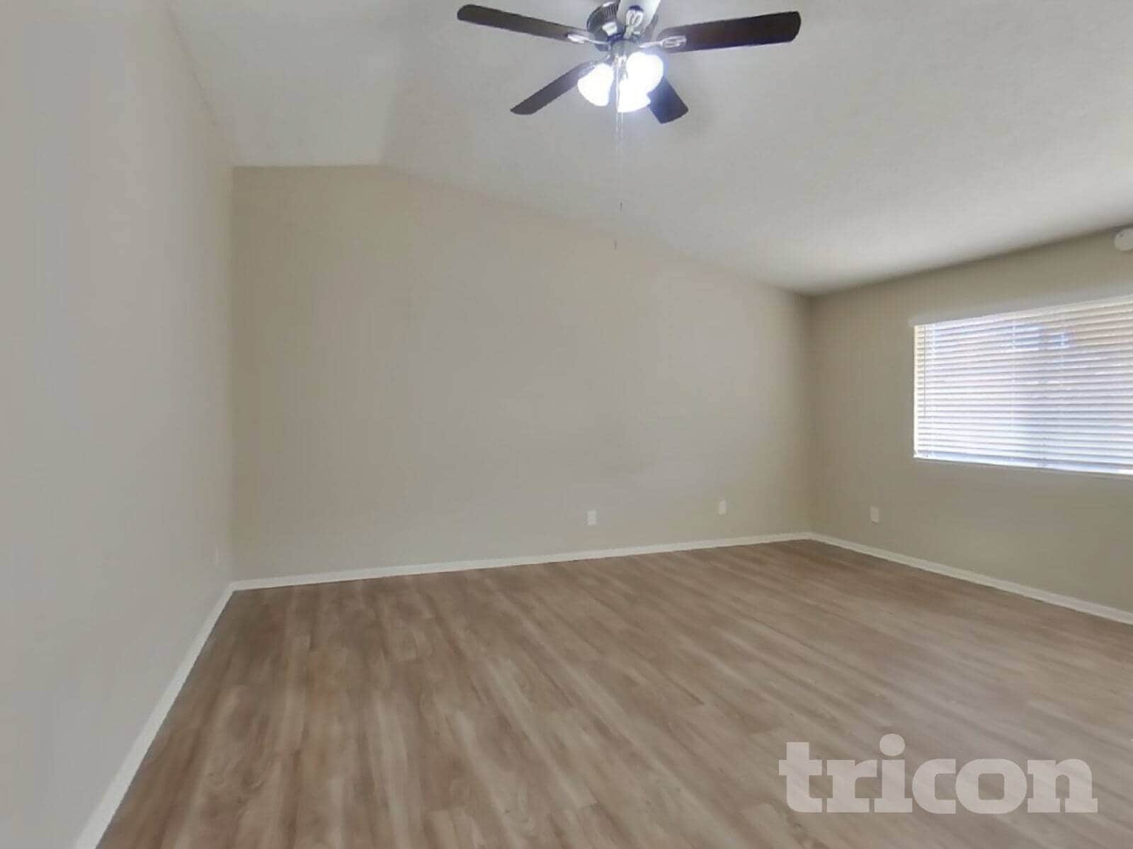 Building Photo - 13601 N 41st St