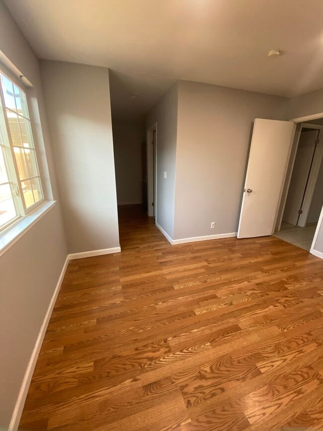 Building Photo - 189 Larsen Cir