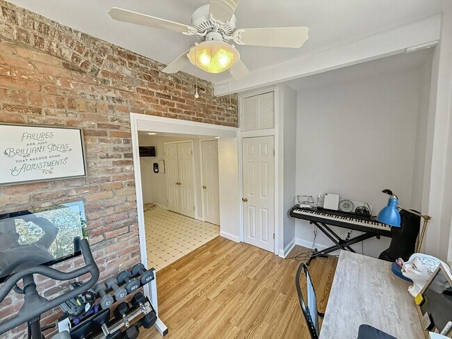 Building Photo - 153 Chiswick Rd