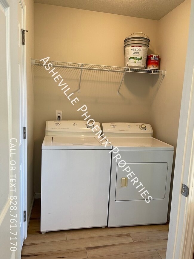 Building Photo - 20 Lilac Fields Way