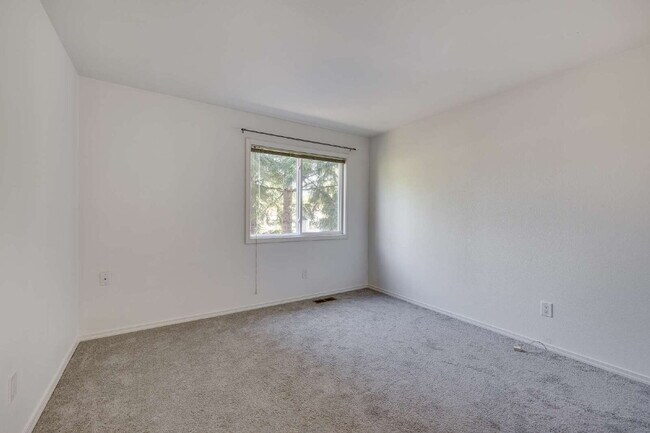 Building Photo - Beautifully Updated 4-Bedroom Home in Sammamish!- AVAILABLE NOW FOR RENT!!