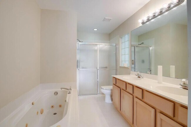Building Photo - 13284 Majestic Pine Ct