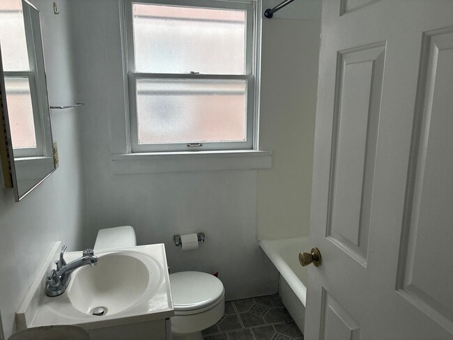 Building Photo - 345 Coltart Ave