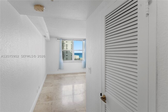 Building Photo - 2501 S Ocean Dr