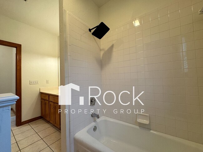 Building Photo - Charming 3-Bed 3-Bath Home with Tornado Sh...