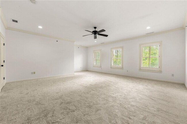 Building Photo - 15 Buford Village Walk