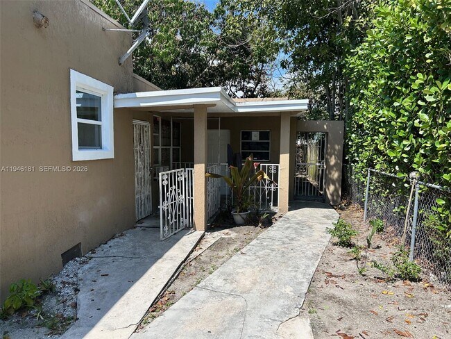 Building Photo - 261 NW 49th St