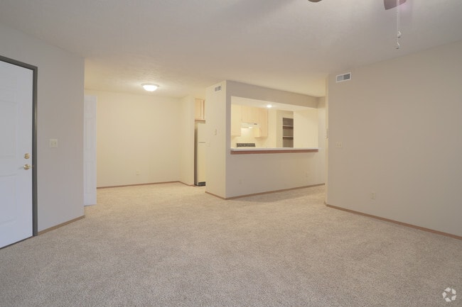 2 BR, 2 BA - Living Room - Oakbrook Court