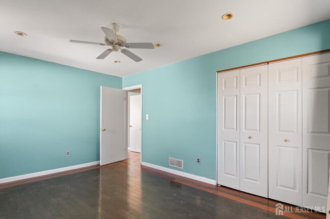 Building Photo - 12 Mershon Ln