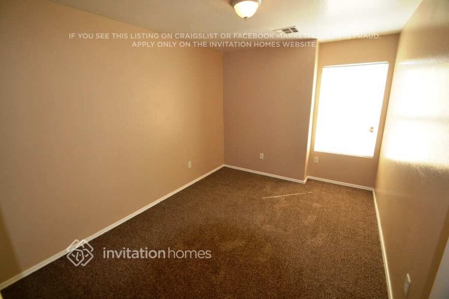 Building Photo - 3652 S Descanso Rd