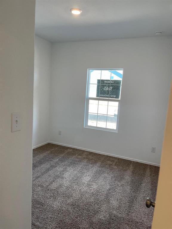 Building Photo - 502 Thunderstorm Ave