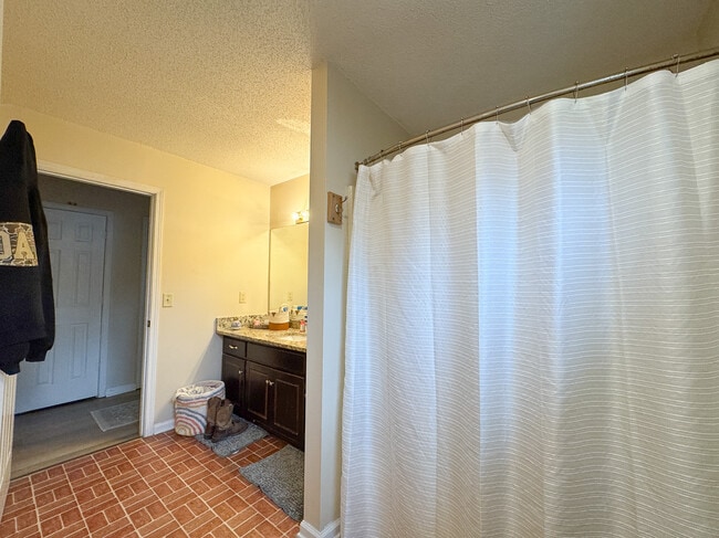 Building Photo - 507 S Kevin Ct