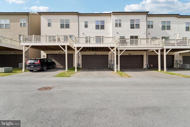 Building Photo - 13706 Petrel St
