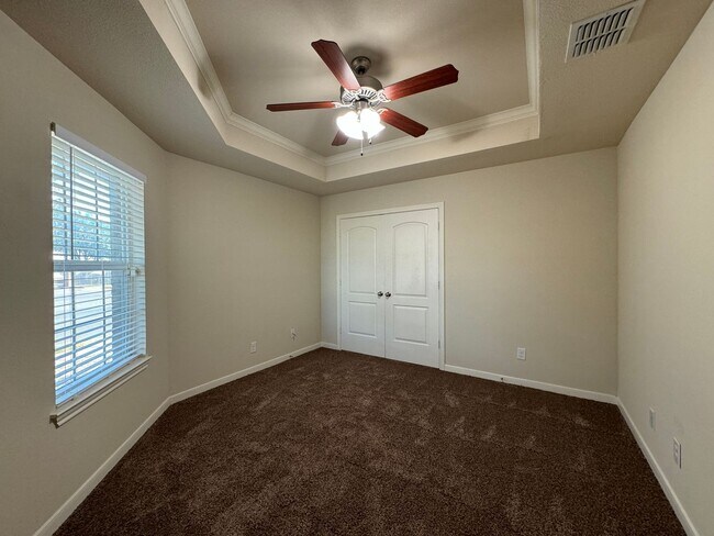 Building Photo - Duplex