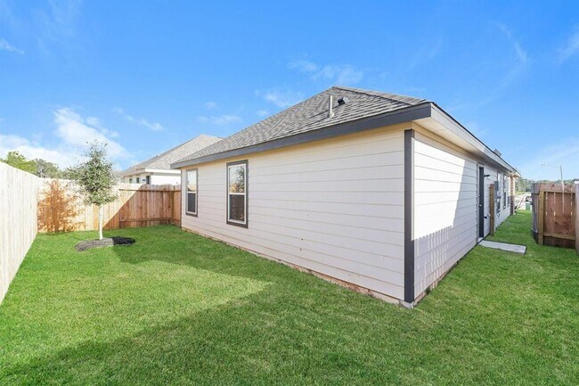 Building Photo - 3737 Alexus Dr