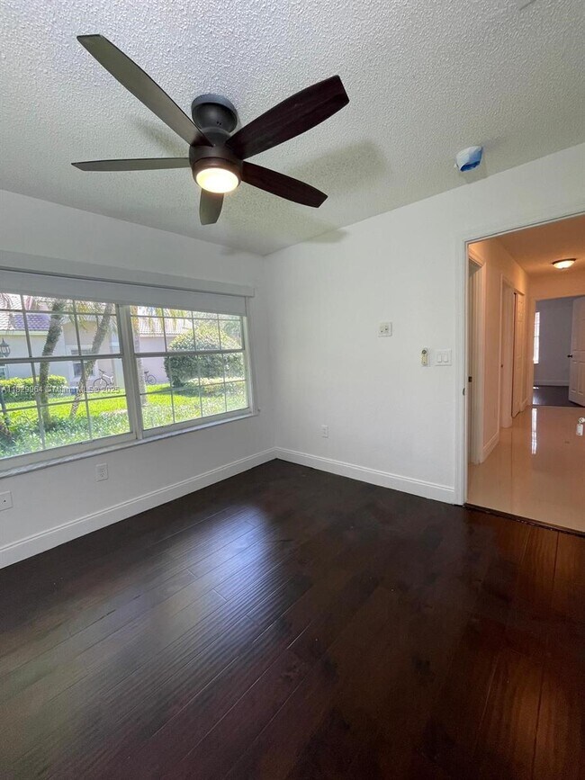 Building Photo - 4136 Sapphire Terrace