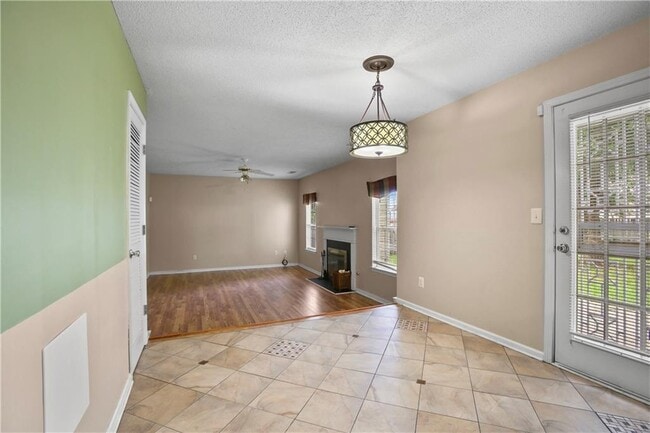 Building Photo - 2224 Eagles Nest Cir