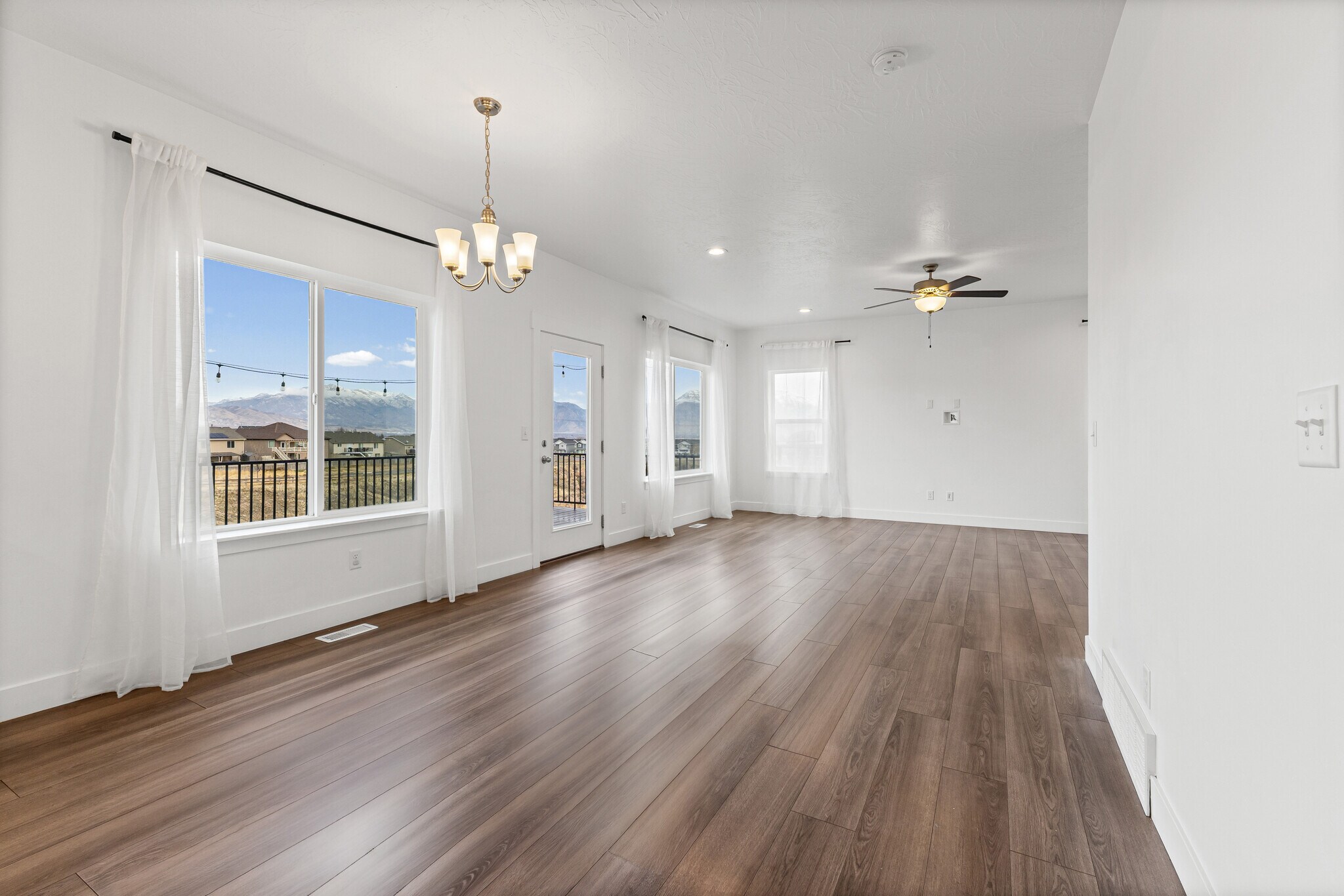 Open concept dining/living - 4877 E Silver Ridge Rd