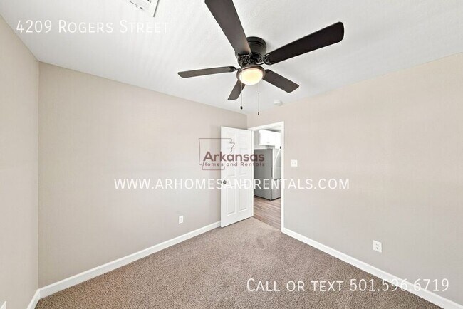 Building Photo - 4209 Rogers St