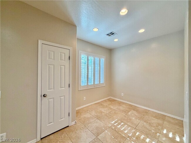 Building Photo - 7421 Ravines Ave