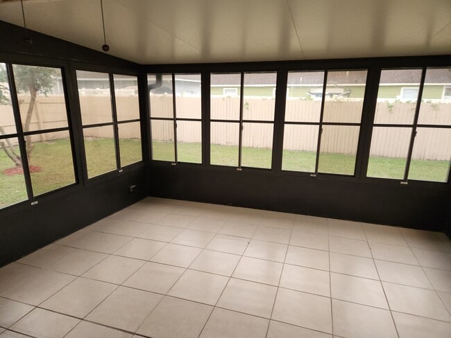 Building Photo - 6105 W 2nd Manor