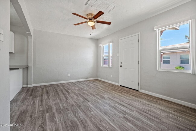 Building Photo - 522 E Pierson St