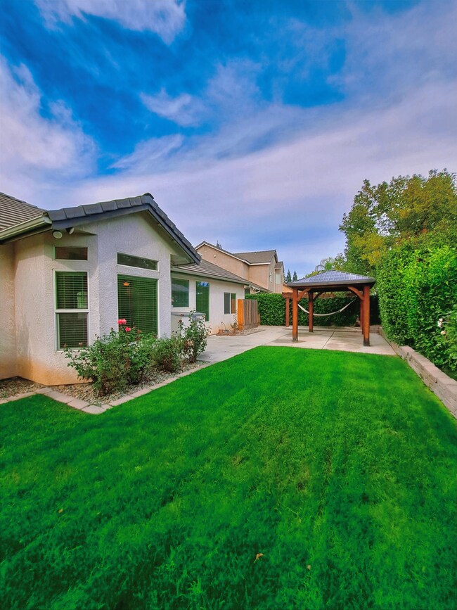 Building Photo - Gorgeous Fresno Residence with Premium Fin...