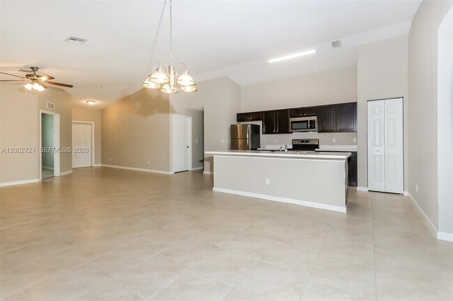 Building Photo - 4522 SW Savona Blvd