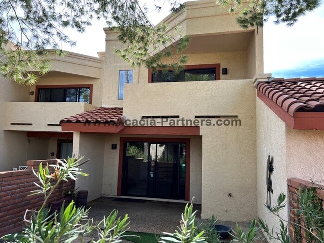 Building Photo - Three Bedroom Townhome in Coronado Ridge