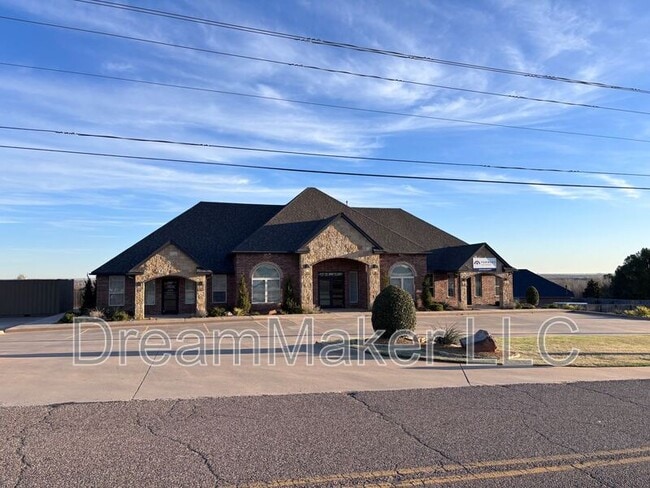 Building Photo - 2815 SE 44th St