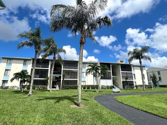 Building Photo - 1107 Green Pine Blvd