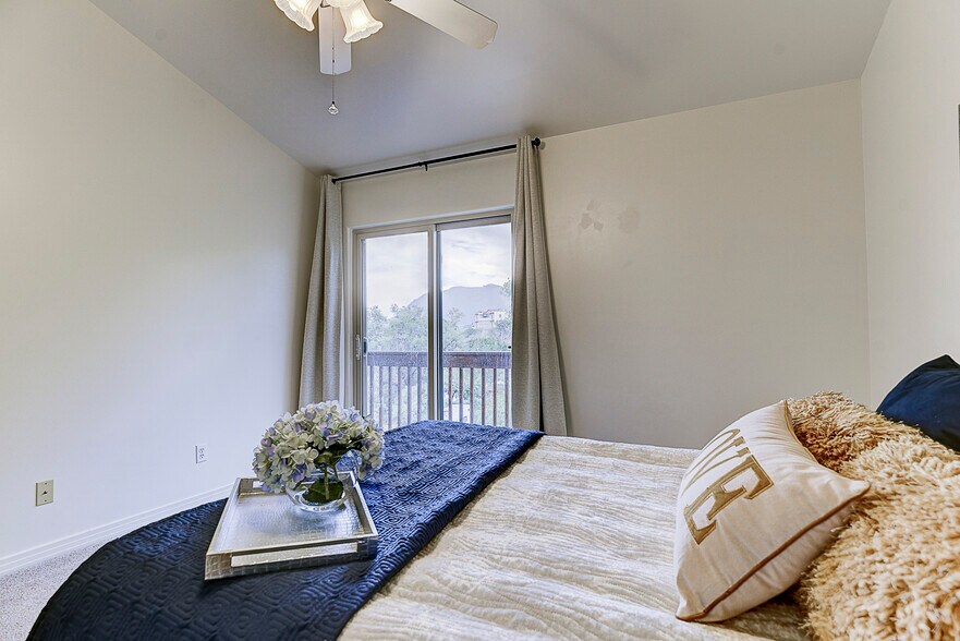 Building Photo - 619 Manitou Blvd