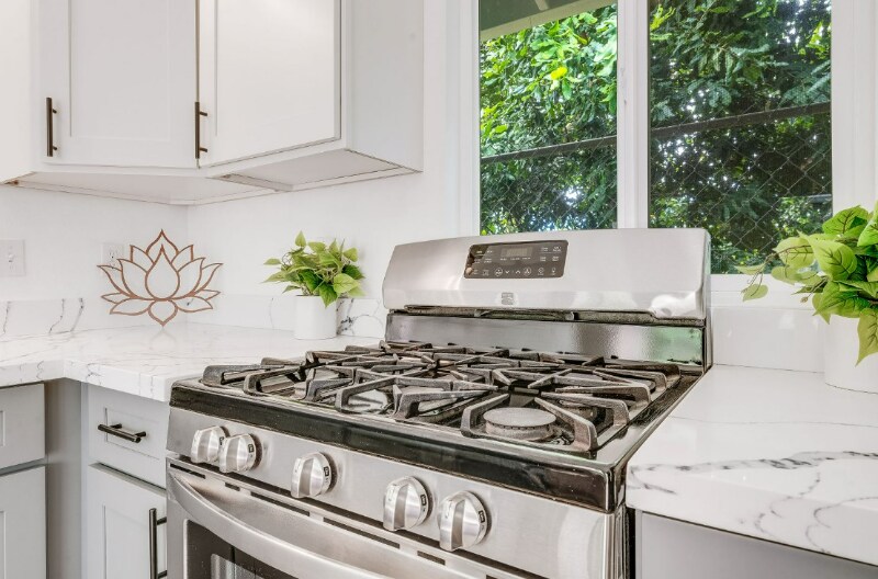 Building Photo - 70 Hui Rd F