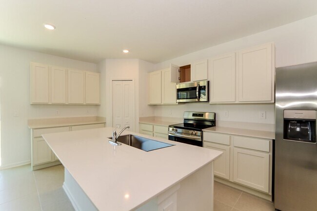 Building Photo - 2219 Rock Dr