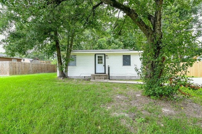 Building Photo - 24204 Linda Ln