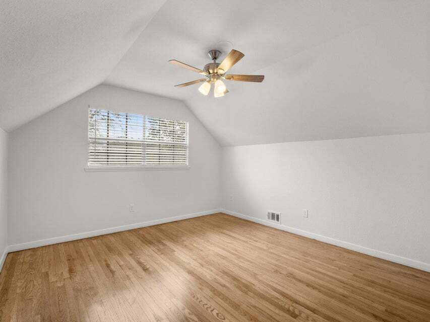 Upstairs Bedroom - 1121 Lake Court Dr