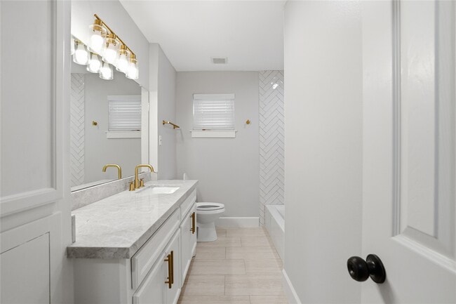 Building Photo - 10411 Londonderry Dr