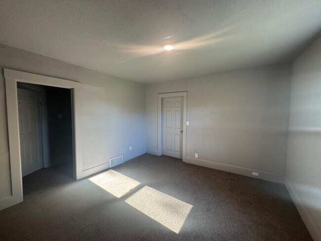 Building Photo - 4774 Belvidere St