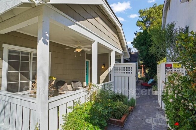 Building Photo - 26020 Moreno Dr