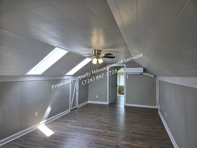 Building Photo - 1425 Barclay Hill Rd