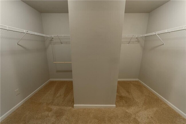 Building Photo - 7445 Oldbury Pl