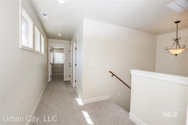 Building Photo - 3 br, 2.5 bath House - 2573 Gatewood