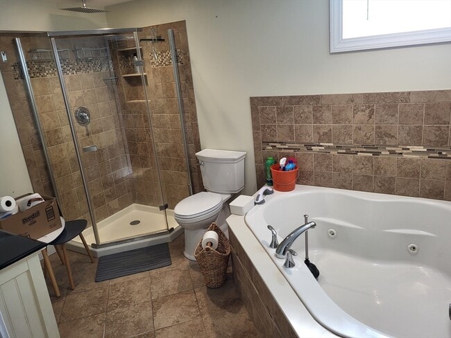 Building Photo - 347 Lake St