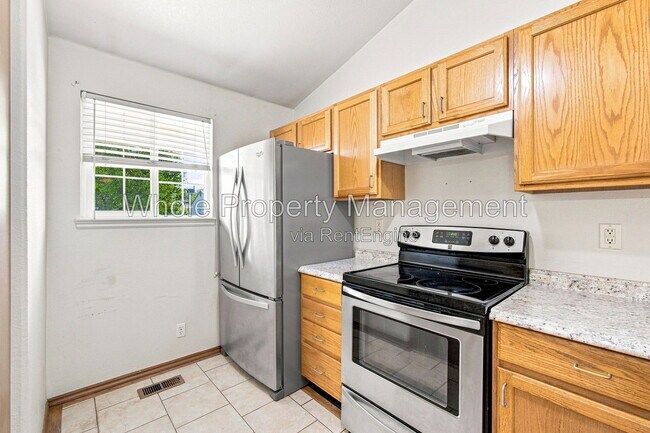 Building Photo - 3189 E 106th Ave